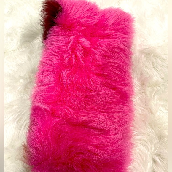 NWOT . . .  Ugg Australia City Ombré Infinity Scarf - Picture 2 of 5